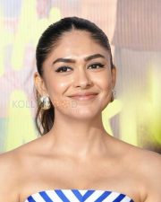 Hai Jawani Toh Ishq Hona Hai Actress Mrunal Thakur in a Blue White Striped Strapless Dress Photos 04