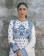 Hai Jawani Toh Ishq Hona Hai Actress Mrunal Thakur in a Regal Ivory and Blue Embroidered Anarkali Dress Photos 07