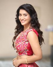 Heroine Rashi Singh at Paanch Minar Press Meet Photos 22 Heroine Rashi Singh at Paanch Minar Press Meet Photos 22