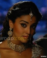 Hot And Sexy Shriya Saran Pics