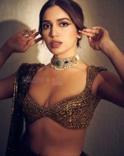 Hot Bhumi Pednekar Cleavage in a Golden Lehenga Pictures 01