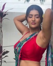 Hot Rashi Singh Navel and Armpits in a Saree with Sleeveless Red Blouse Photos 01