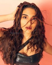 Hot Saiee Manjrekar in a Black Glittery Co Ord with a Strapless Bralette Crop Top Photos 02 Hot Saiee Manjrekar in a Black Glittery Co Ord with a Strapless Bralette Crop Top Photos 02