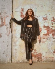 Huma Qureshi in a Black Dress Photoshoot Pictures 01