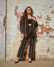 Huma Qureshi in a Black Dress Photoshoot Pictures 07 Huma Qureshi in a Black Dress Photoshoot Pictures 07