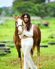 Iruvar Oppandham Movie Heroine Sony Charishta Photos