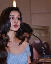 Kaadhalin Pon Veethiyil Movie Heroine Aishwarya Arjun Photos