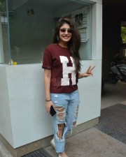 Kritika Kamra Spotted At Bandra Photos