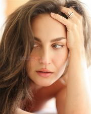 Luminous Actress Elli AvrRam in a White Strapless Top Photos 01