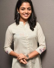 Meda Meeda Abbayi Movie Heroine Nikhila Vimal Photos