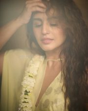 Mesmerising Huma Qureshi Bold and Cute Pictures 03