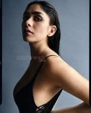 Mrunal Thakur Black Lingerie Side Photo 01 Mrunal Thakur Black Lingerie Side Photo 01