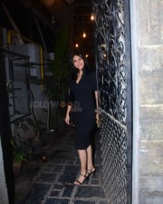 Mrunal Thakur 8 Mrunal Thakur spotted in Bandra Pictures