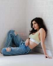 Ninaivo Oru Paravai Actress Sanjana Sarathy in a Calvin Klein Lightly Padded Non Woven Bra with a Pair of Light Blue Denim Jeans Photos 06 Ninaivo Oru Paravai Actress Sanjana Sarathy in a Calvin Klein Lightly Padded Non Woven Bra with a Pair of Light Blue Denim Jeans Photos 06