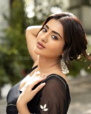 Paanch Minar Actress Rashi Singh in a Black Saree Pictures 04