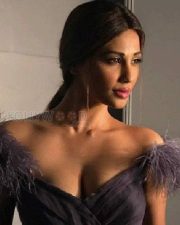 Race Actress Daisy Shah Photos