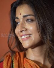 Radiant Actress Shriya Saran in a Orange Handloom Cotton Saree Photos 03