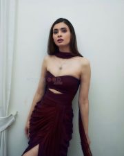 Section 84 Actress Diana Penty in a Maroon Strapless Bodycon Gown Photos 02