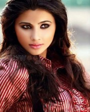 Sexy Cute Actress Daisy Shah Photoshoot Pictures