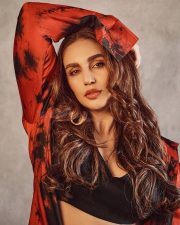 Sexy Huma Qureshi in a Red and Black Pants and Shirt with a Crop Top Photos 03