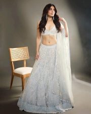 Sexy Kritika Kamra Photoshoot Pictures 01