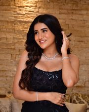 Sexy Rashi Singh in a Black Strapless Gown Pictures 01