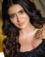 Sexy Rashi Singh in a Black Strapless Gown Pictures 04