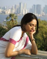 Sexy Sobhita Dhulipala in White Summer Saree Photos 04 Sexy Sobhita Dhulipala in White Summer Saree Photos 04