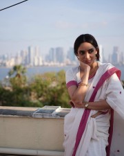 Sexy Sobhita Dhulipala in White Summer Saree Photos 05