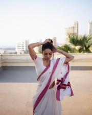 Sexy Sobhita Dhulipala in White Summer Saree Photos 06
