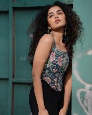 Sexy Stylish Anupama Parameswaran in a Floral Corset Top and Black Pants Photos 07 Sexy Stylish Anupama Parameswaran in a Floral Corset Top and Black Pants Photos 07