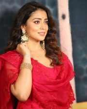 Shriya Saran at Gamanam Movie Press Meet Pictures 11 Shriya Saran at Gamanam Movie Press Meet Pictures 11