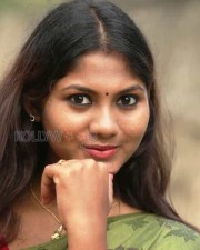Shruthi Reddy New Photoshoot Pictures