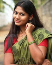 Shruthi Reddy New Photoshoot Pictures