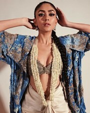 Sizzling Mrunal Thakur Photoshoot Pictures 01 Sizzling Mrunal Thakur Photoshoot Pictures 01