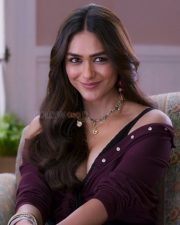 Son of Sardaar 2 Actress Mrunal Thakur Sexy Cleavage Photos 04