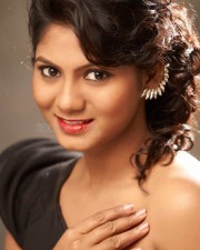 South Actress Shruti Reddy Portfolio Pictures