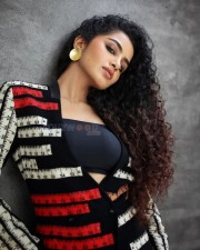 Stunning Anupama Parameswaran in a Black Bralette and Skirt Photos 04