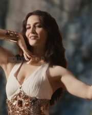 Stunning Elli Avrram Pictures 02
