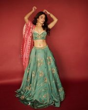 Stunning Kritika Kamra in a Green Lehenga Set Photos 01