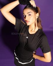 Stunning Saiee Manjrekar in an Adidas Sportswear Pictures 04 Stunning Saiee Manjrekar in an Adidas Sportswear Pictures 04