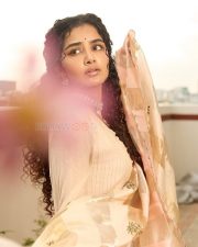 Stylish Anupama Parameswaran in a Beige Traditional Kurta Set Photos 06