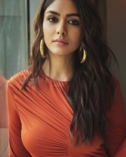 Stylish Bollywood Beauty Mrunal Thakur Photos 02