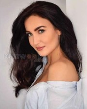 Elli AvrRam 20 Swedish Bollywood Actress Elli Avrram Photos