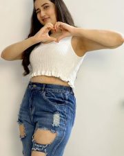 Telugu Anchor Manjusha Latest Pics