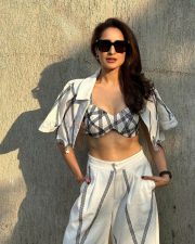 Tollywood Actress Pragya Jaiswal Sexy Photoshoot Stills 01