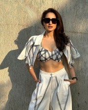 Tollywood Actress Pragya Jaiswal Sexy Photoshoot Stills 01