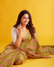 Trendy and Stylish Malayalam Actress Nikhila Vimal Photoshoot Pictures 01
