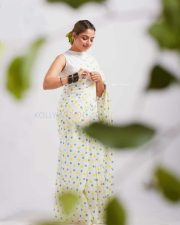 Trendy and Stylish Malayalam Actress Nikhila Vimal Photoshoot Pictures 04
