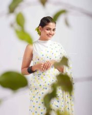 Trendy and Stylish Malayalam Actress Nikhila Vimal Photoshoot Pictures 06